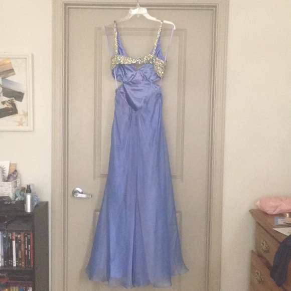 Formal Dress - Picture 2 of 3